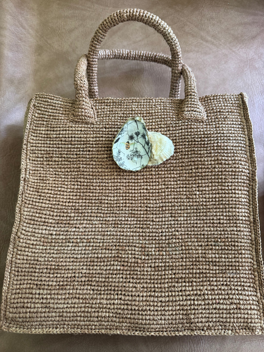 Handled Tote - XLarge with Bee or Other Selected Shell Pattern