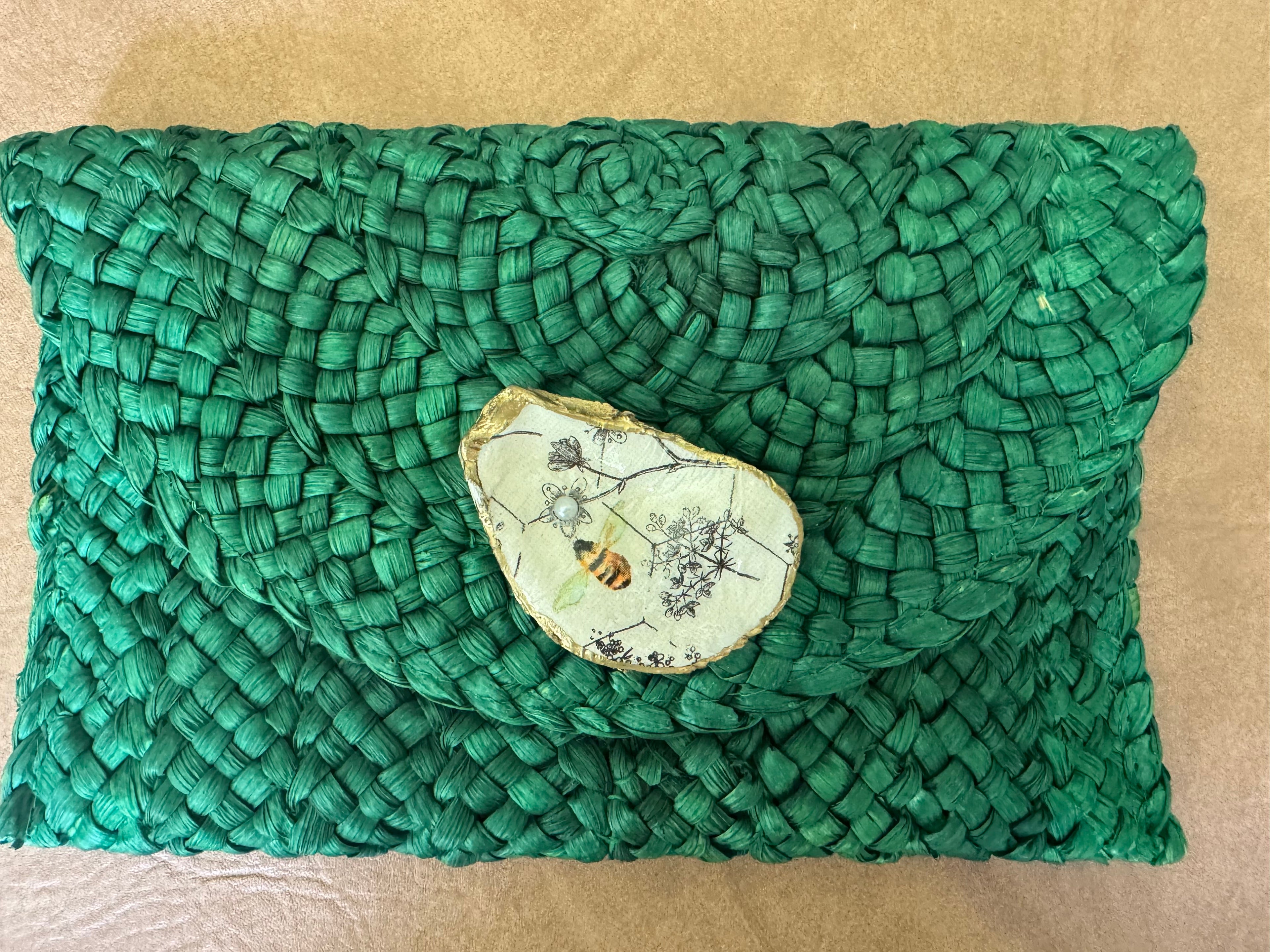 Oyster Embellished Straw Envelope Clutch - Green with Bee
