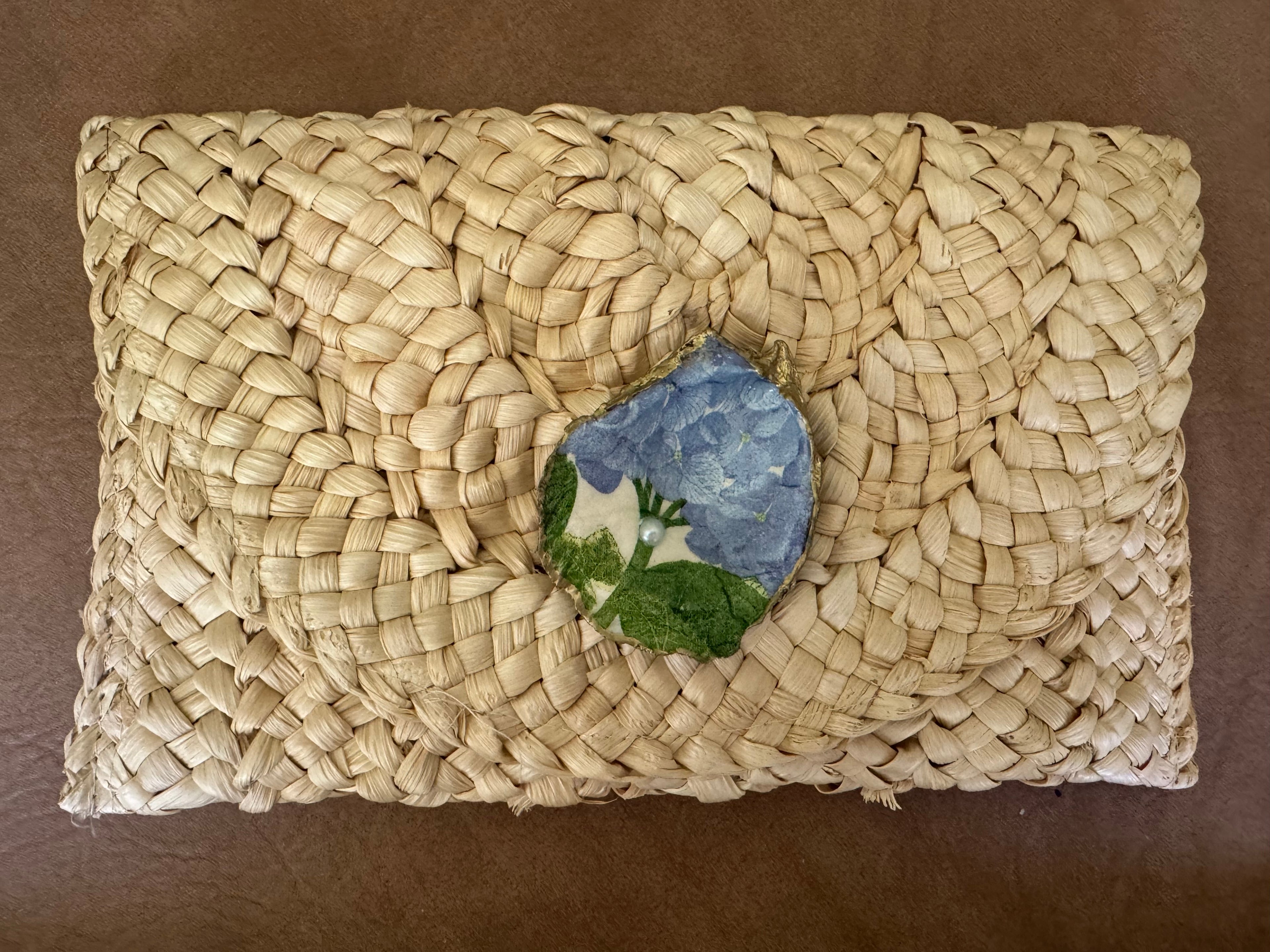 Oyster Embellished Straw Envelope Clutch - Natural with Blue Hydrangea