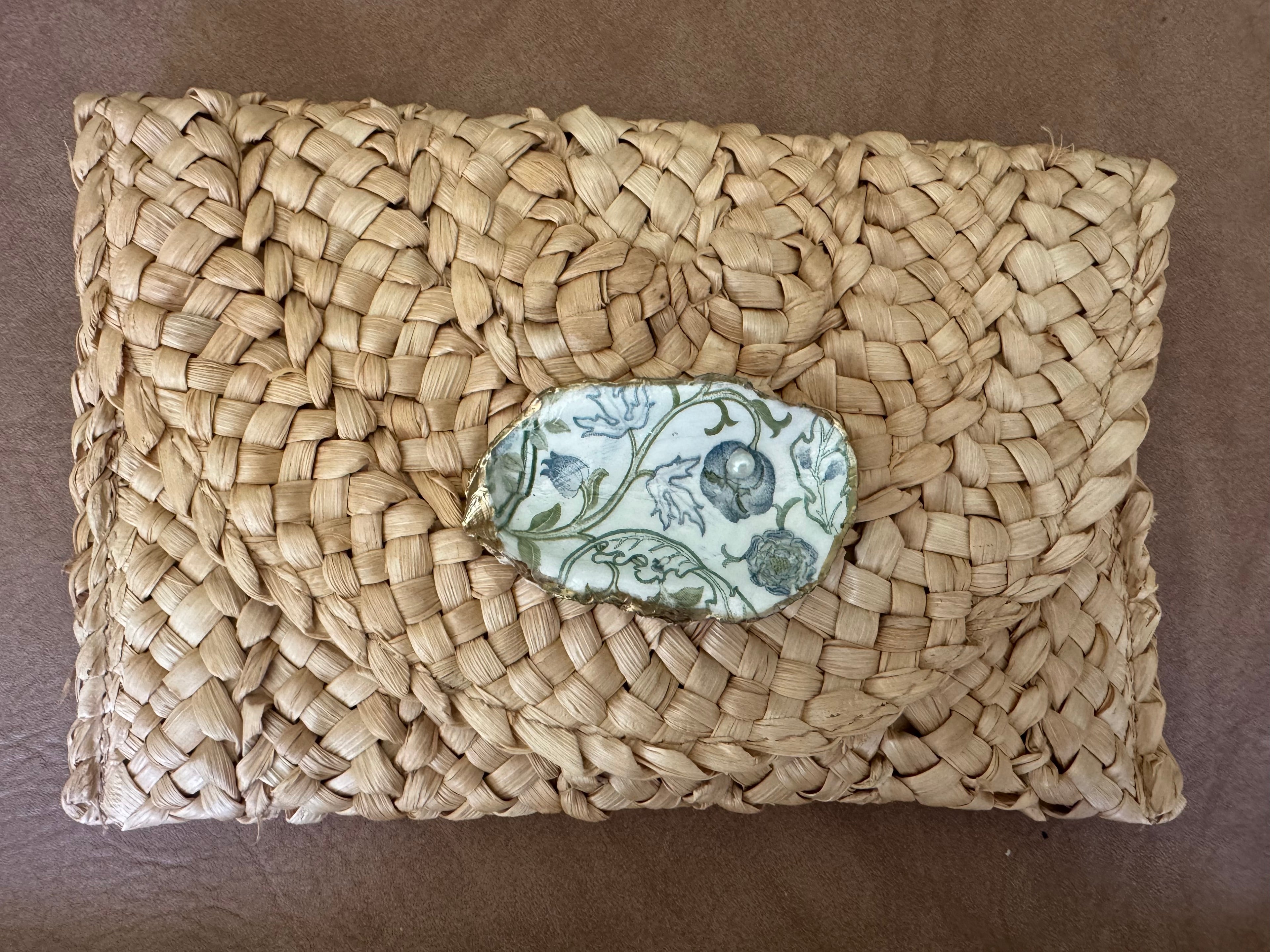 Oyster Embellished Straw Envelope Clutch - Natural with Blue Green Ivy